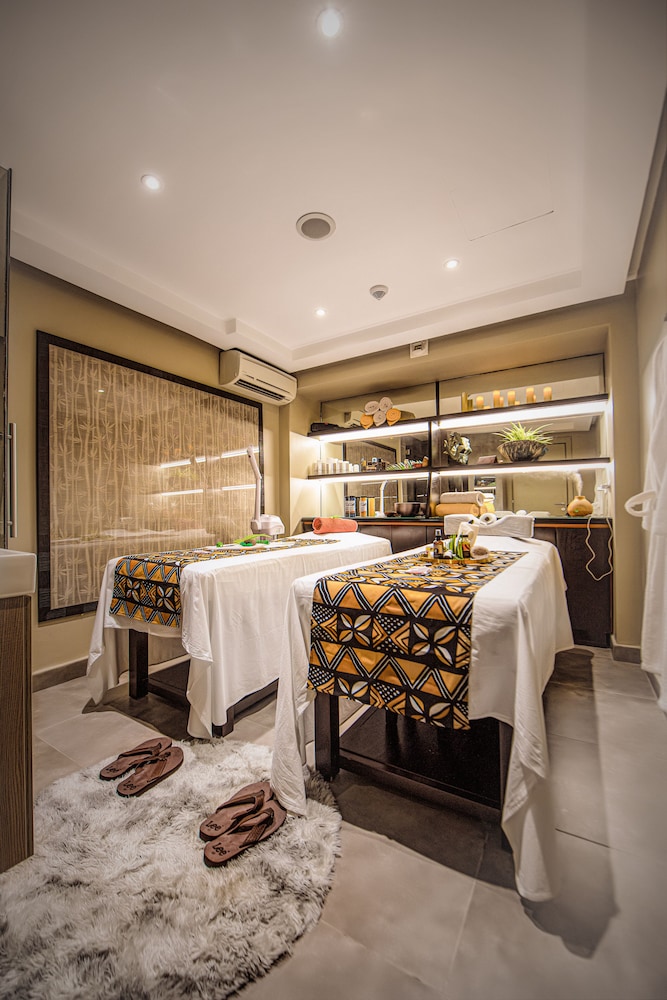 Krystal Palace Douala 23/39