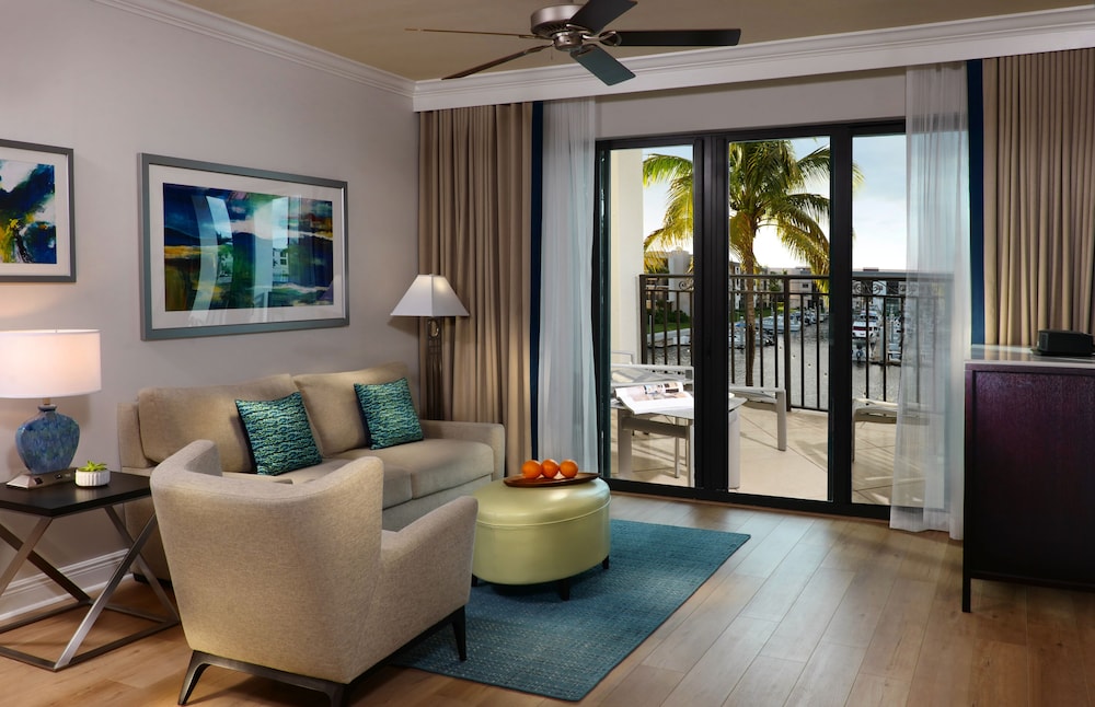 Naples Bay Resort 30/72