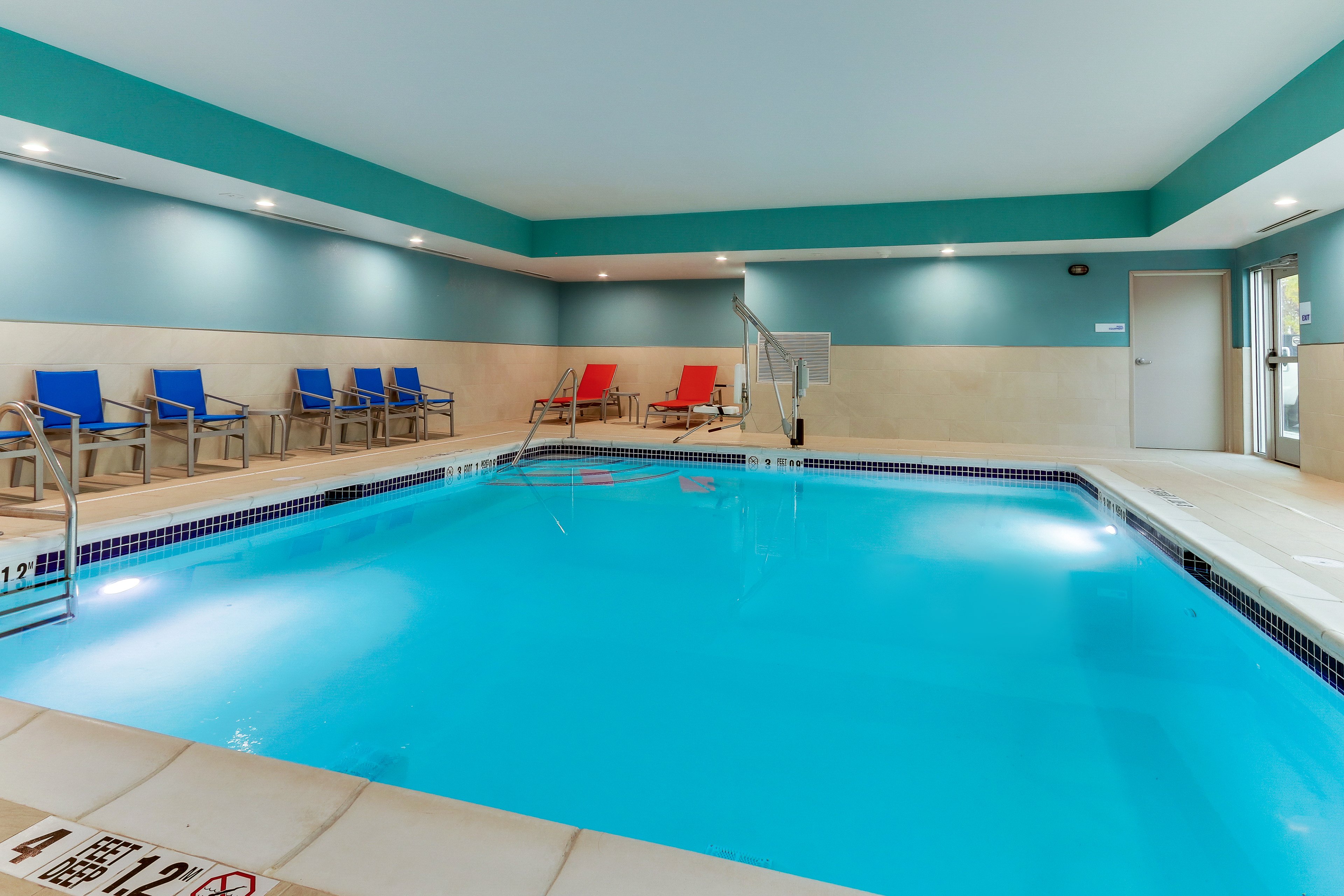 Holiday Inn Express Suites Middletown Goshen 40/71