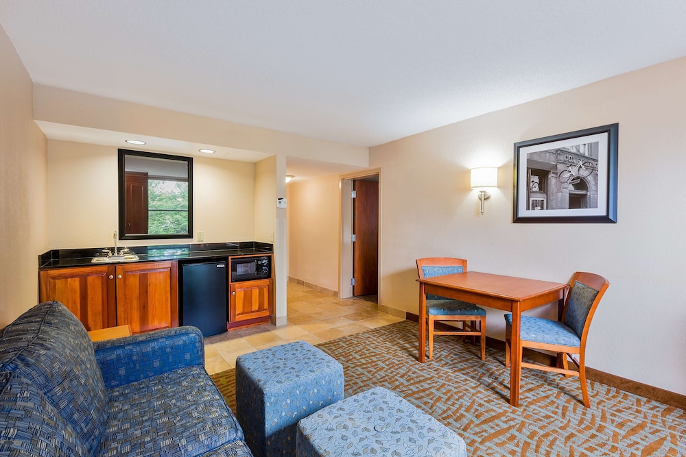 Hampton Inn Hendersonville 31/55