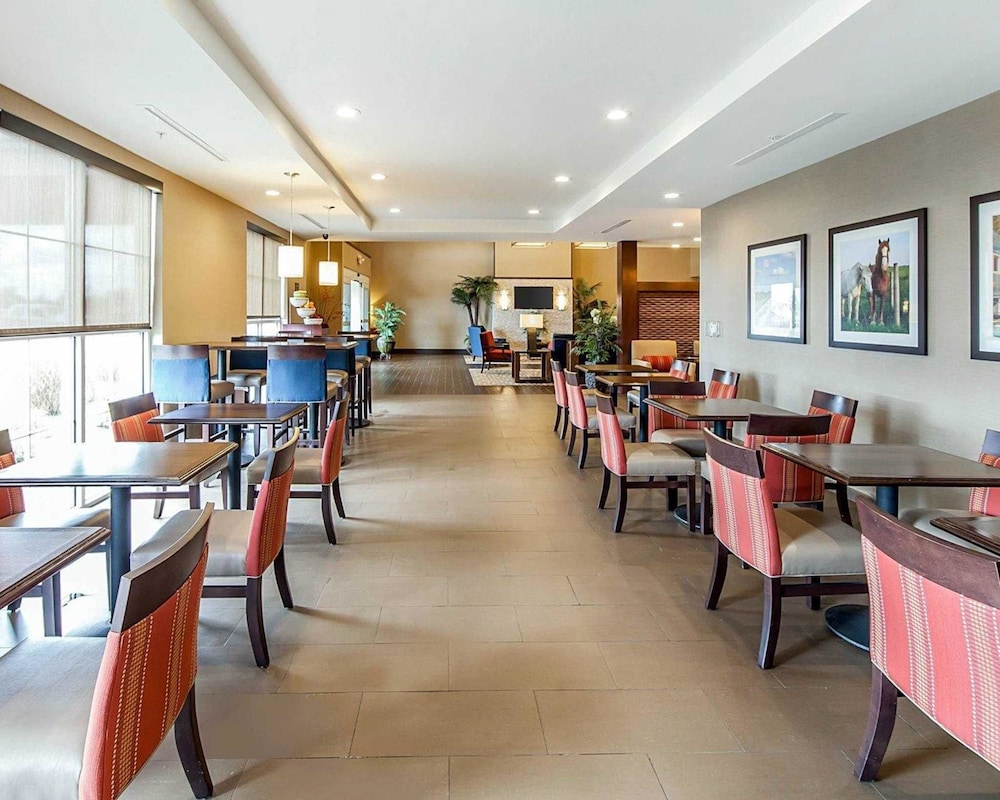 Comfort Suites Marietta Parkersburg 37/49