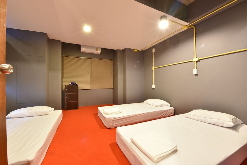 248 Street Hostel 12/50