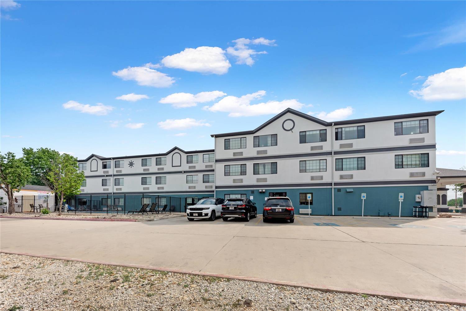 Quality Inn near SeaWorld - Lackland 10/14