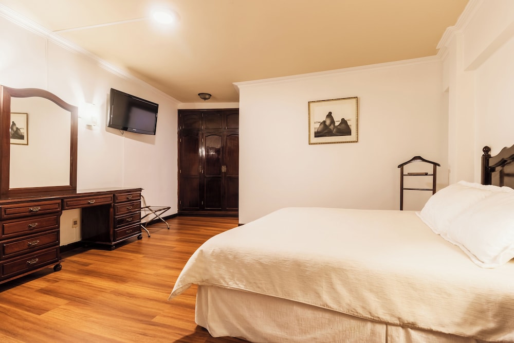 Hotel Rey Palace 6/24