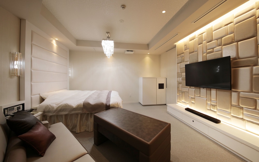 N Hotel 48/58
