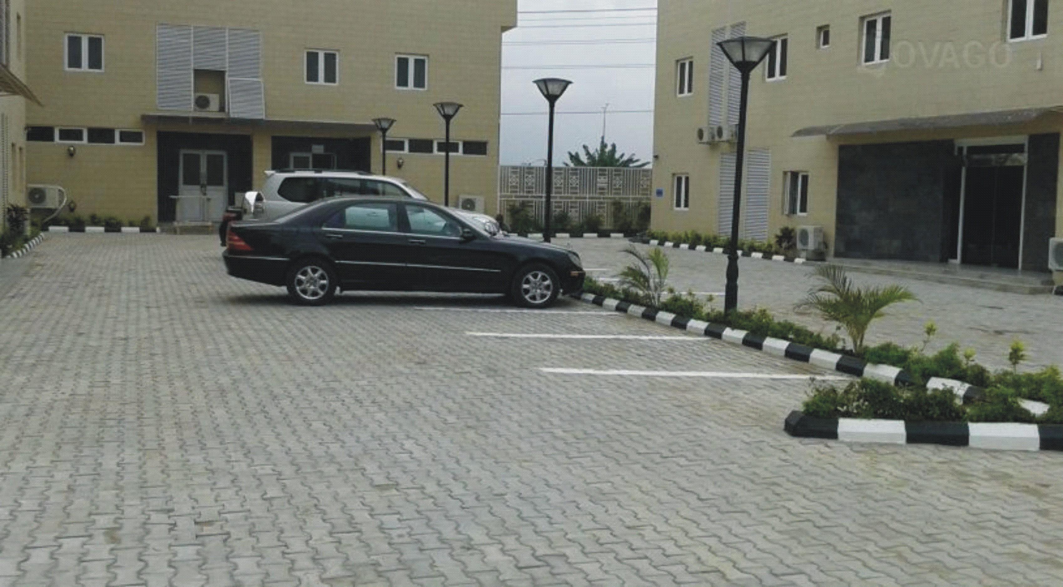 Newcastle Hotel Lekki 26/29