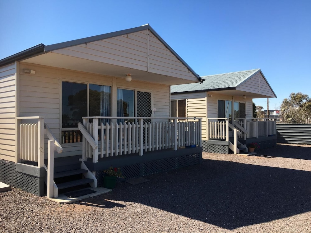 AIRPORT WHYALLA MOTEL 30/58