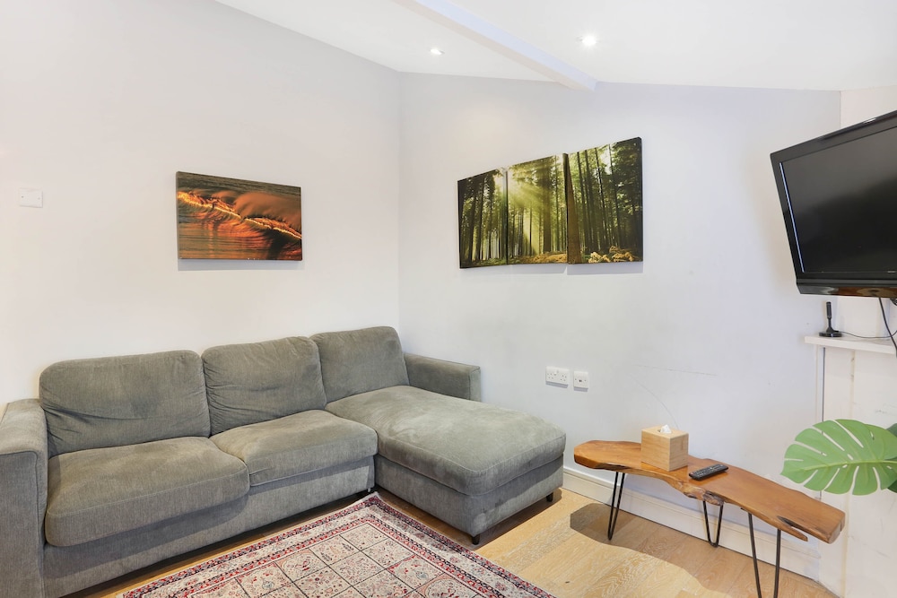 Assaha Hyde Park Apartments 35/50