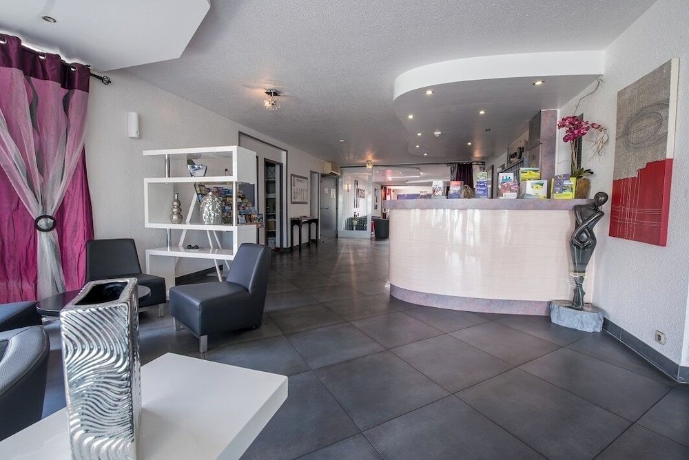 lobby