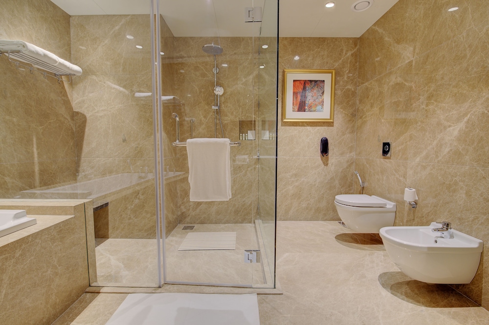 PRESIDENTIAL, SUITE