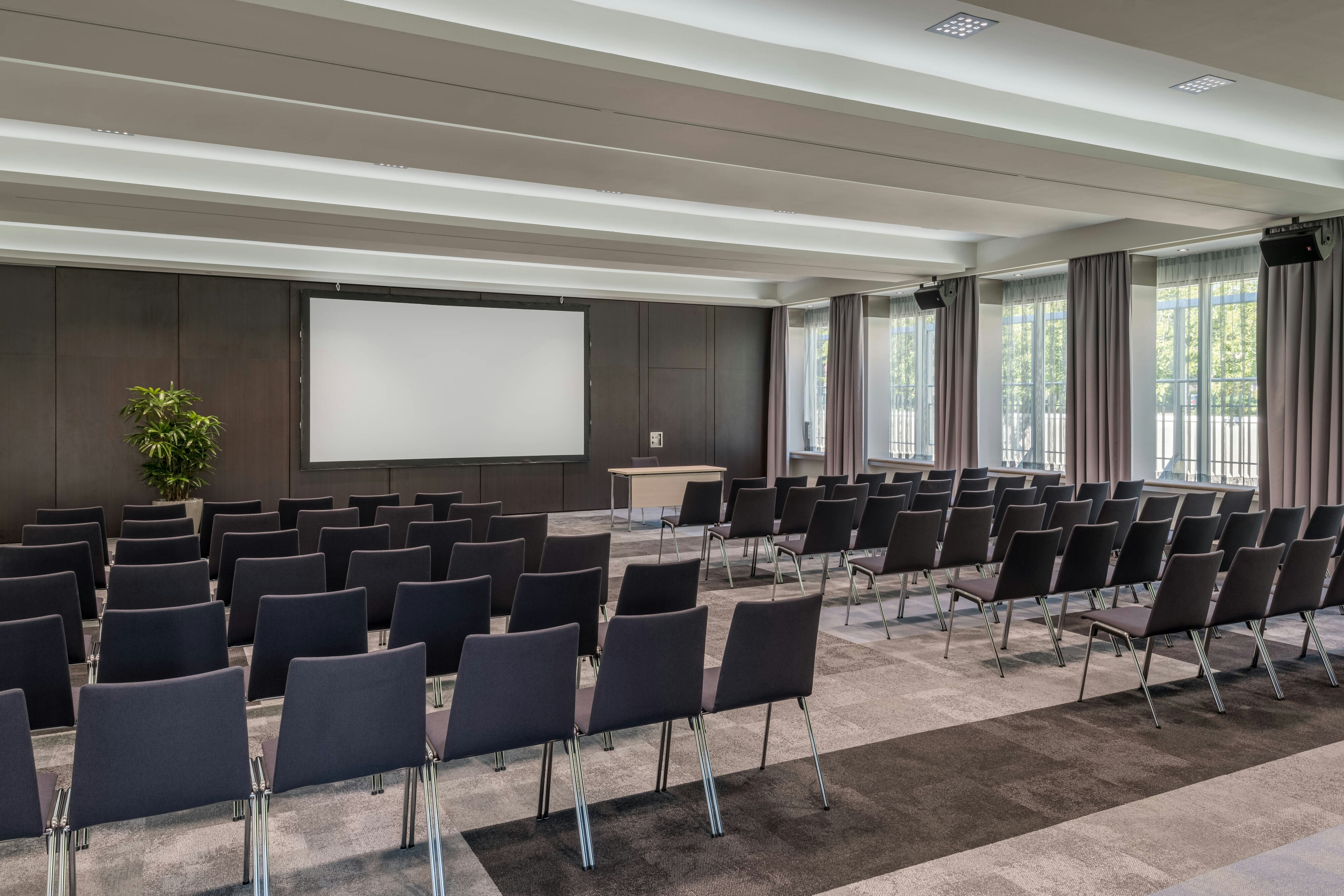Courtyard By Marriott Linz 44/55