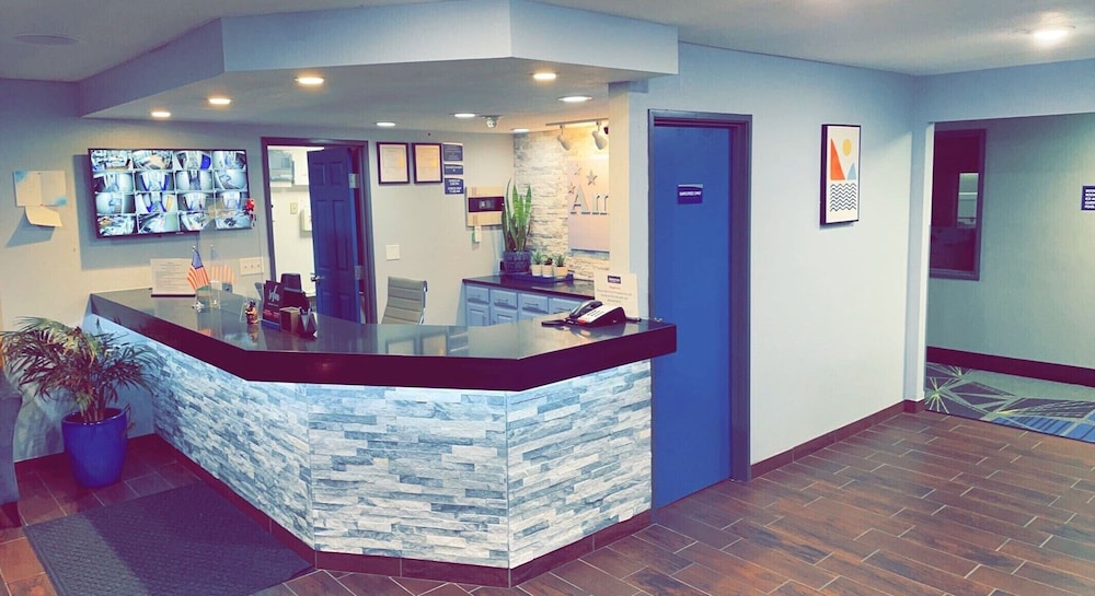 Economy Inn Suites Cedar Rapids 7/50