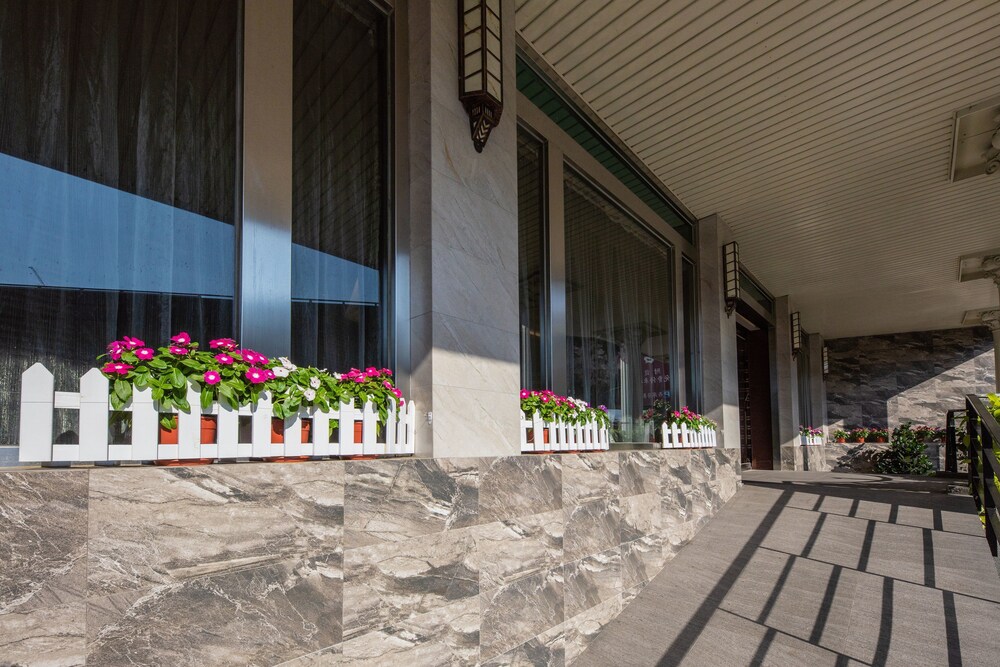 Bitan Hotel 52/61