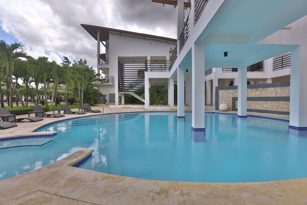 Sybaris Residences 44/50