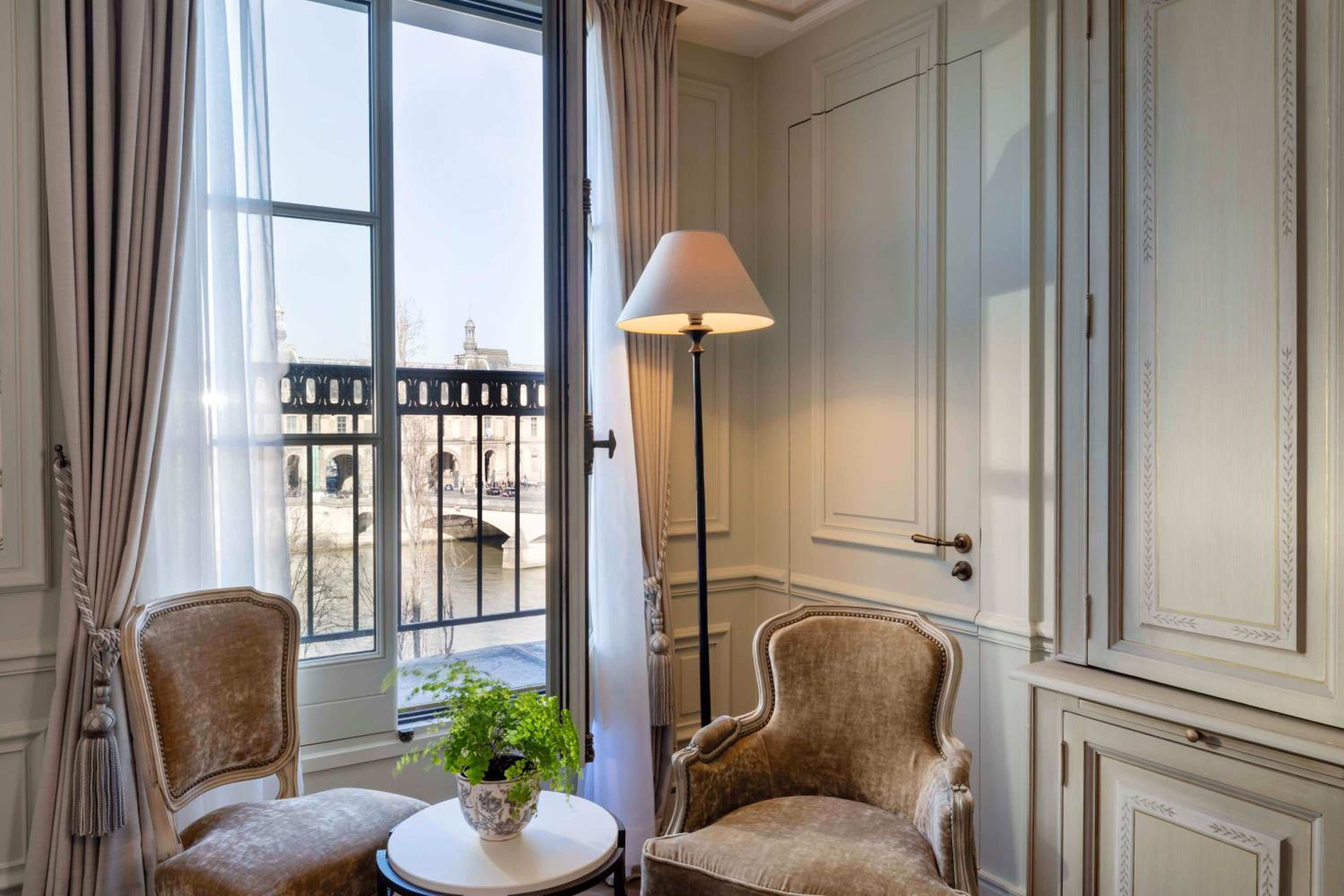 HOTEL DU QUAI VOLTAIRE 39/52