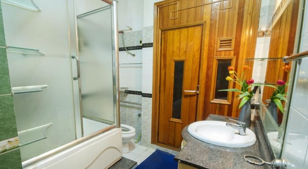 Sakura Hostel Saigon 82/85