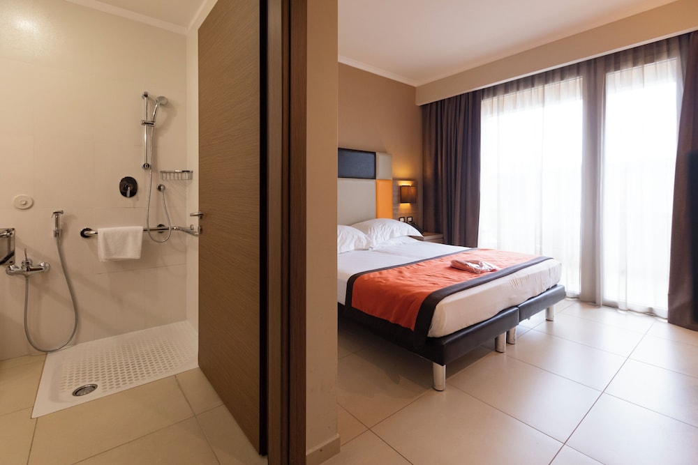 Hotel Tiber Fiumicino 68/68