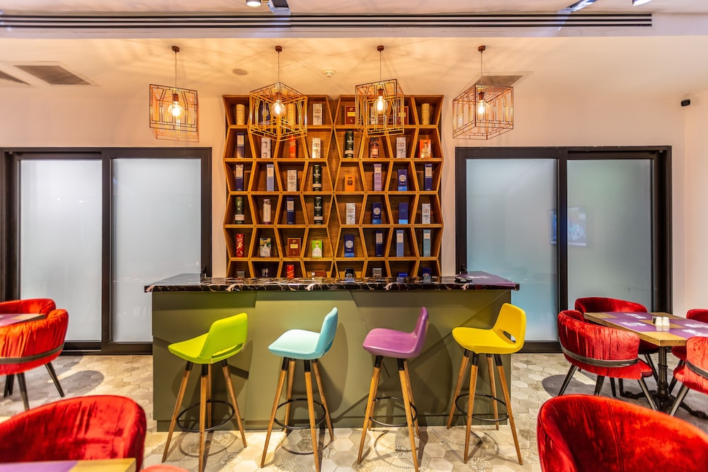 Ivy Garden Hotel 34/44