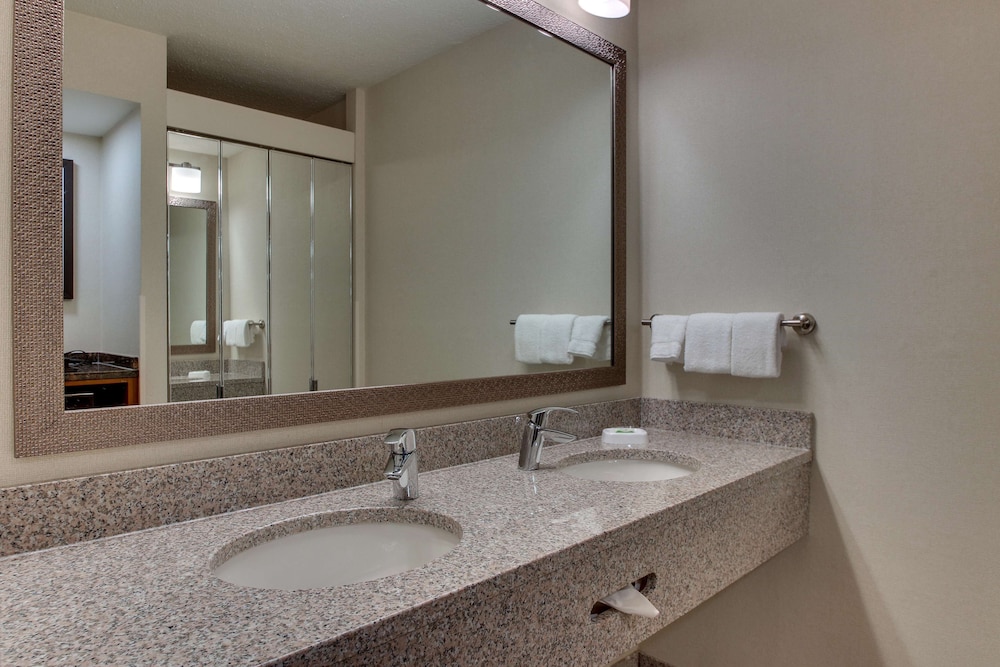 Pear Tree Inn St Louis Airport 43/45