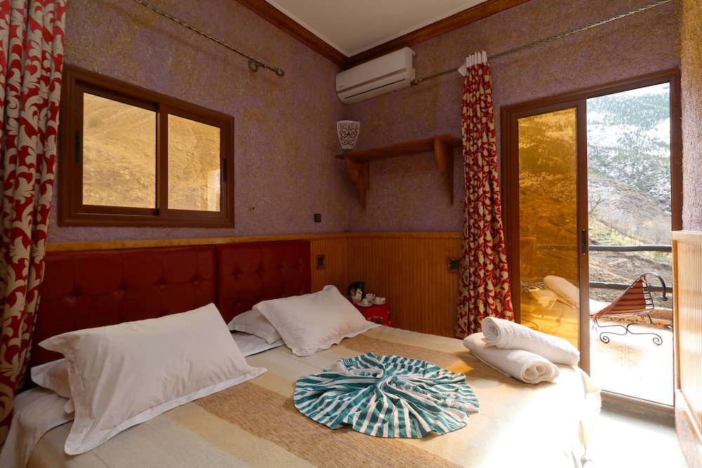 SUITE, BALCONY