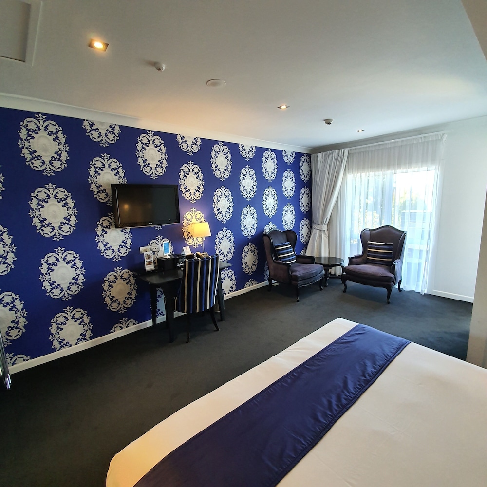 Black Swan Lakeside Boutique Hotel 1/21