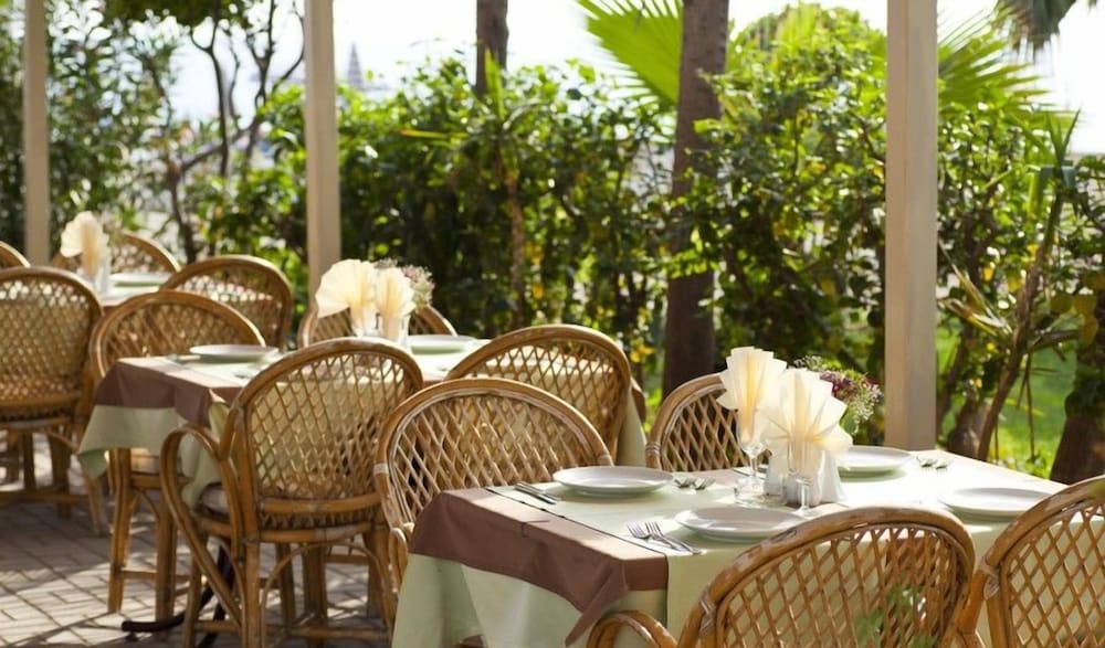 Azak Beach Hotel 30/50