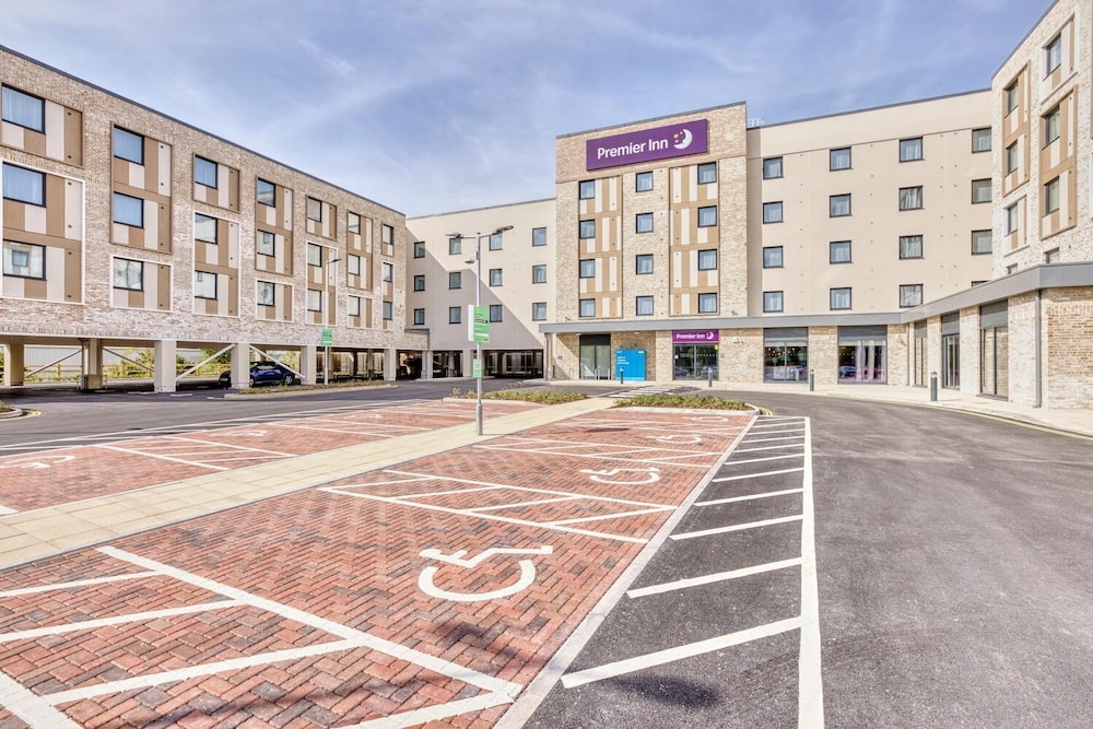 Premier Inn Bristol Cribbs Causeway 28/58
