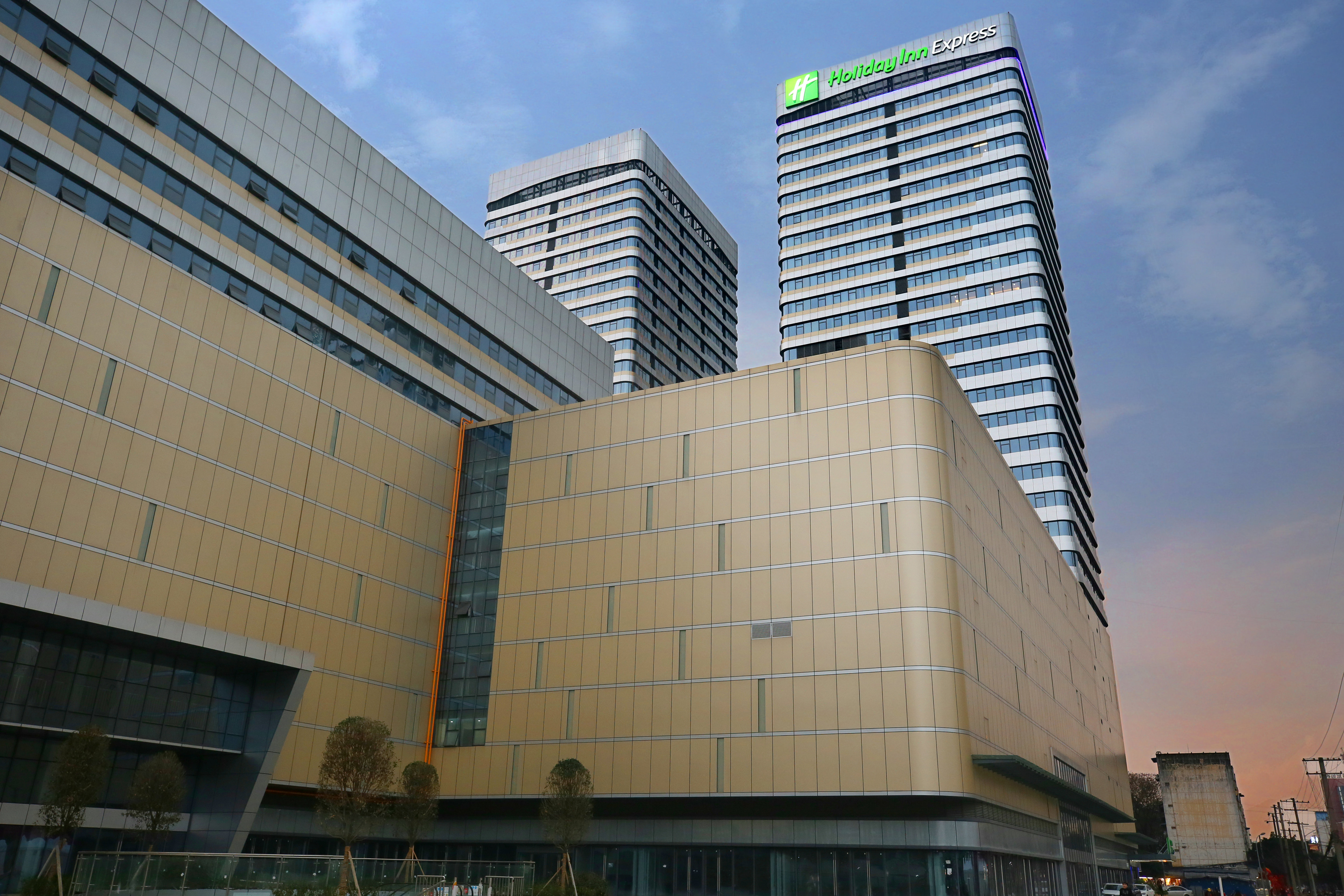 Holiday Inn Express Chengdu North Railway Station 6/68