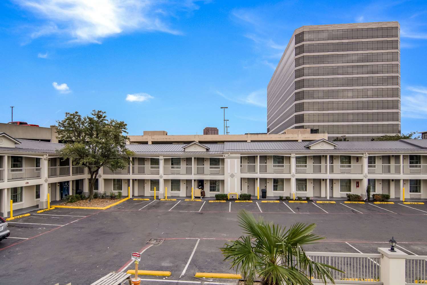 Quality Inn & Suites Dallas-Cityplace 23/23