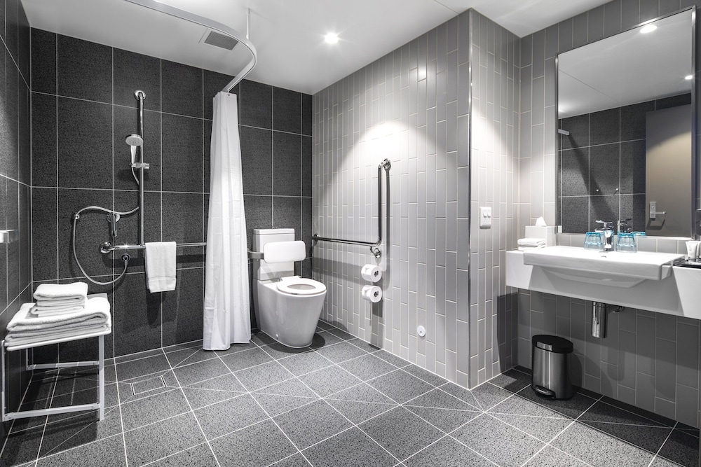 Holiday Inn Express Melbourne Little Collins 18/74