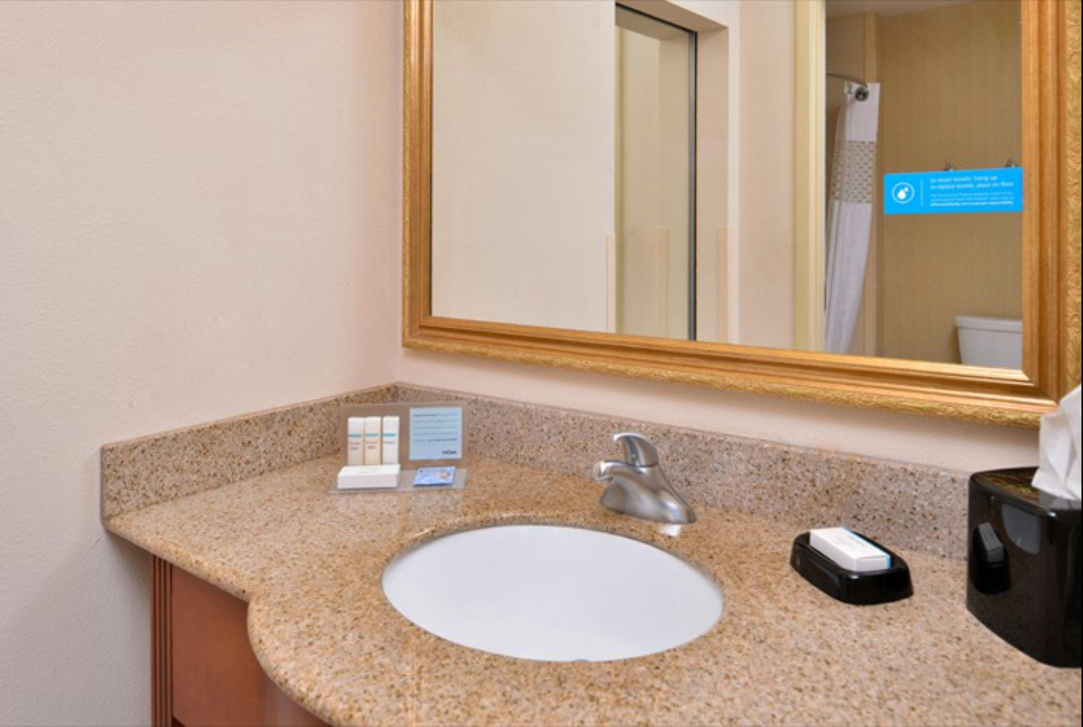 Hampton Inn Suites Richmond 50/50