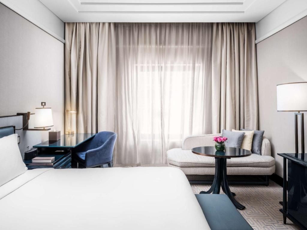 Deluxe, Queen Bed