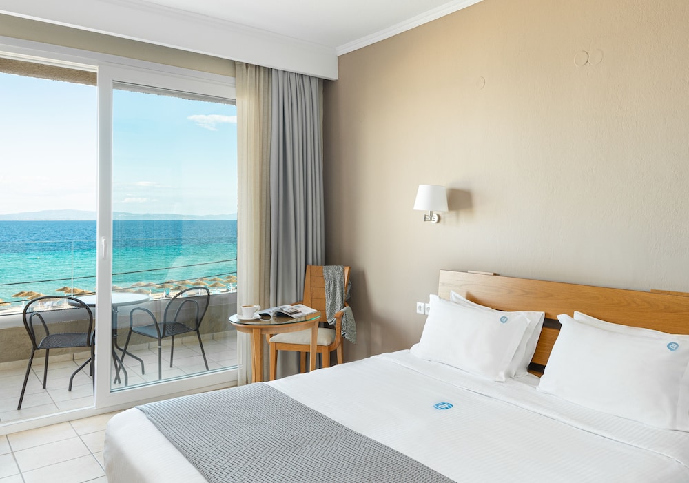 ANTIGONI BEACH HOTEL 30/85
