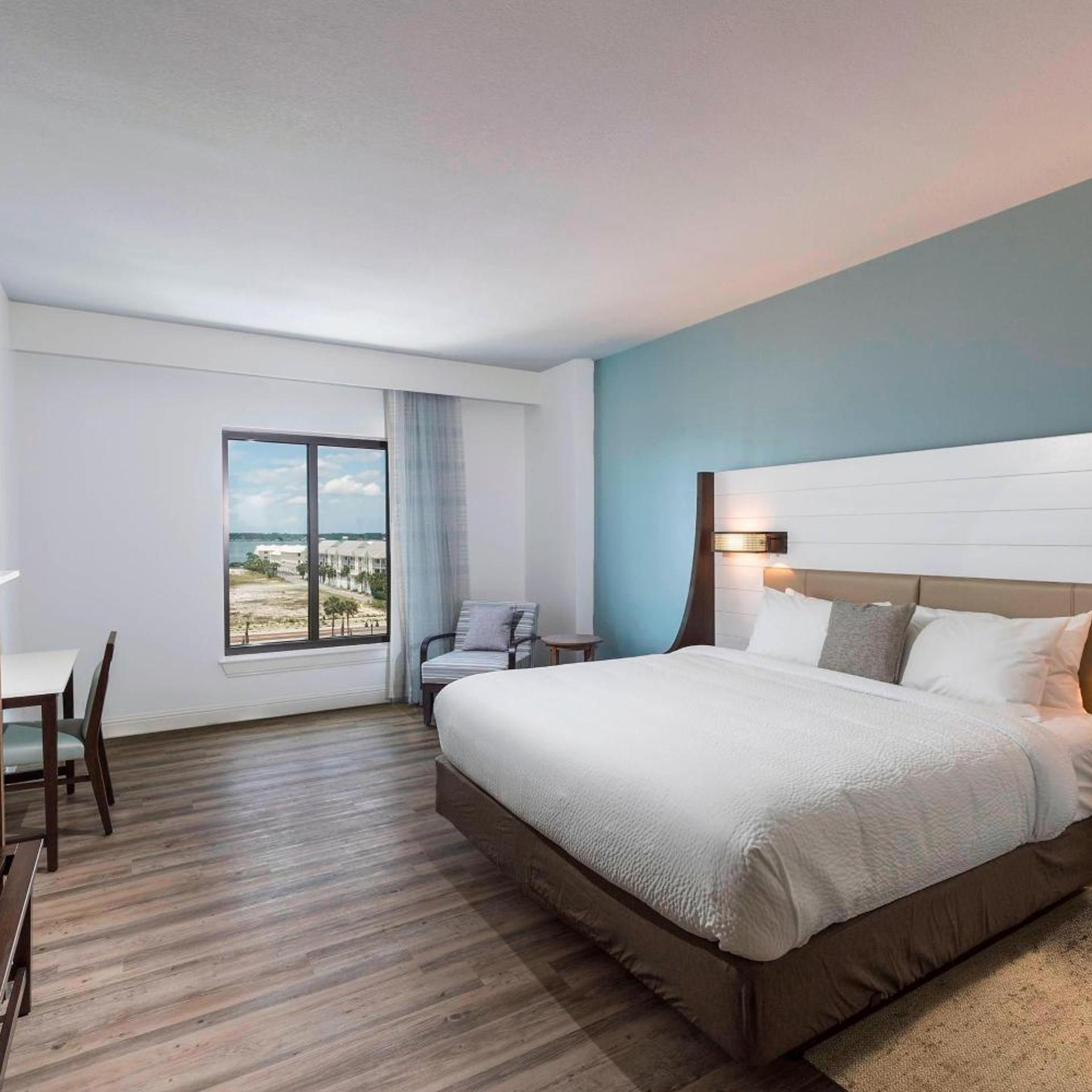Suite, King Bed, Island View, Sofa