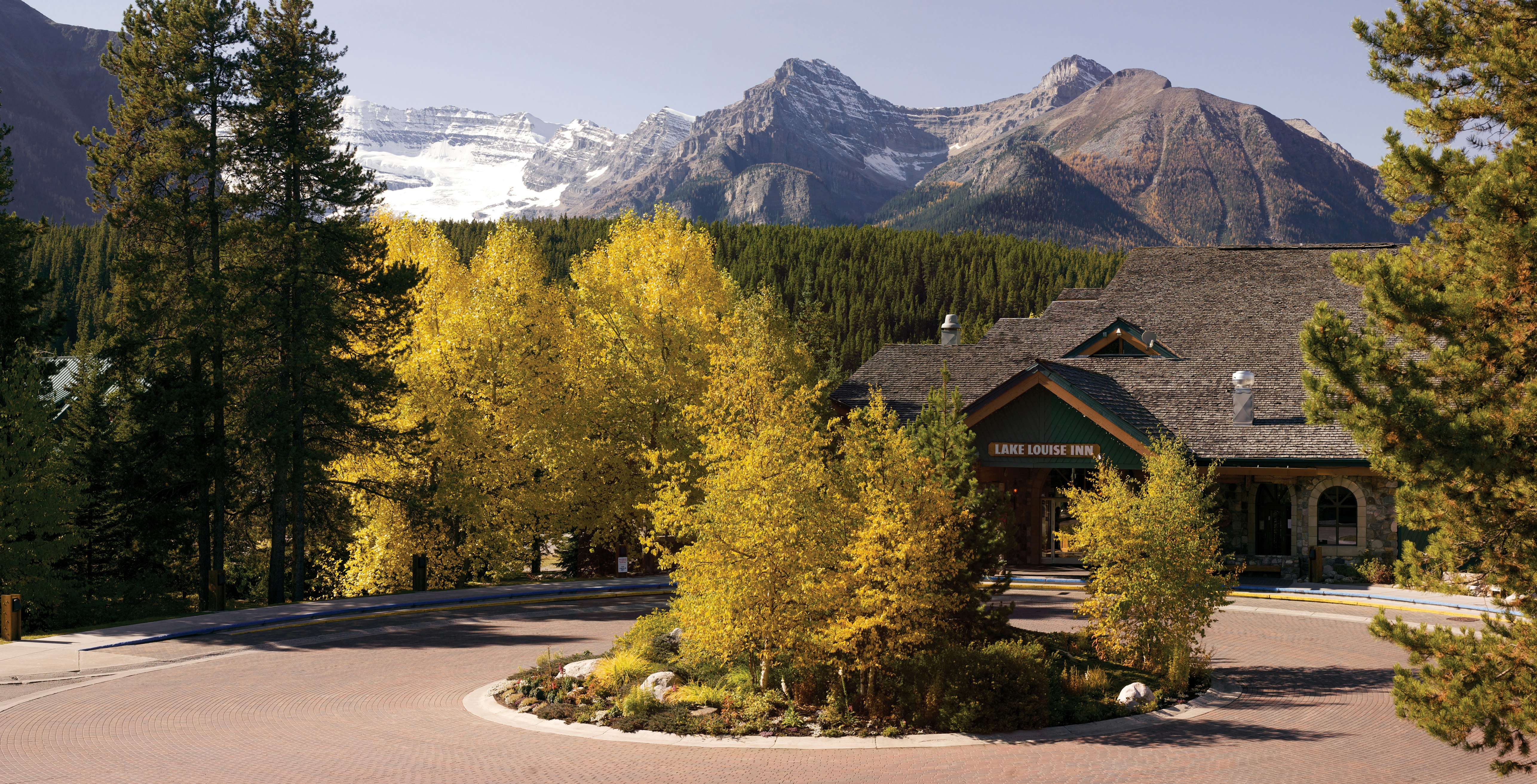 Lake Louise Inn 68/72