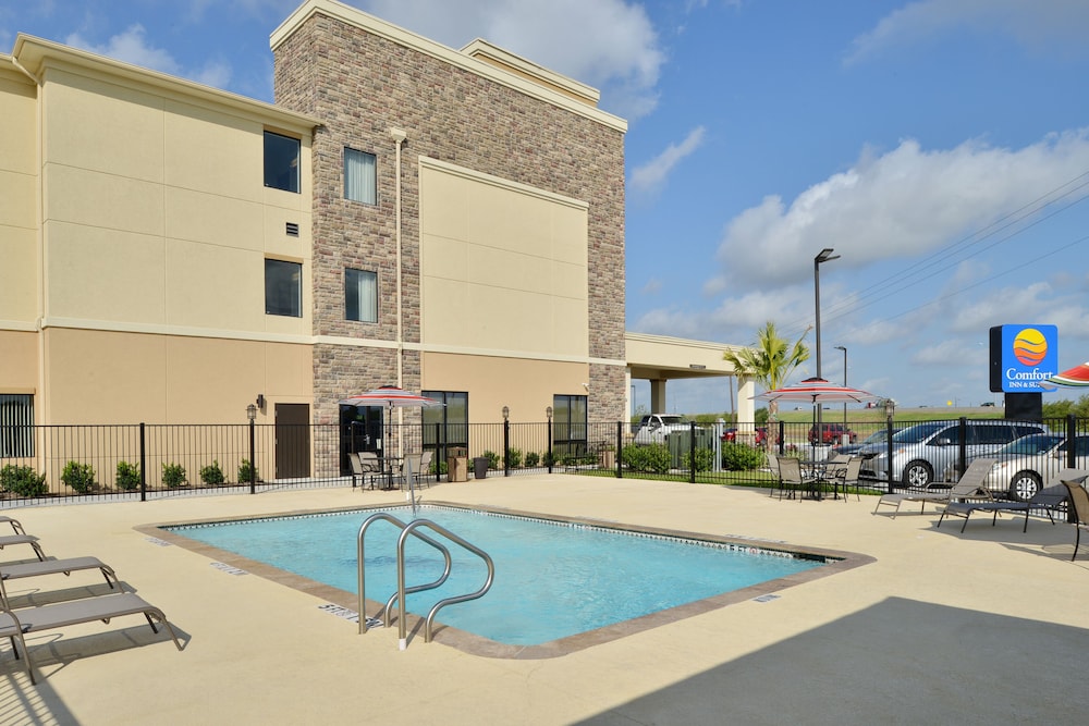 Comfort Inn & Suites Victoria North 6/46