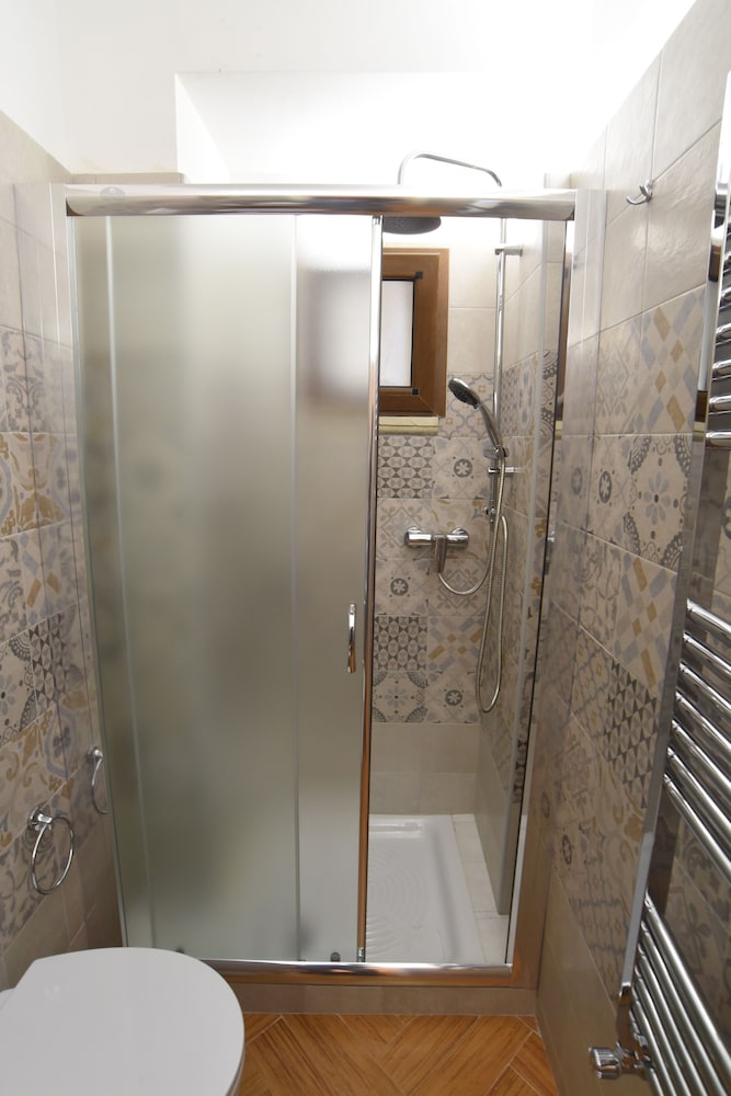 Cadelli Luxury Suite 41/48
