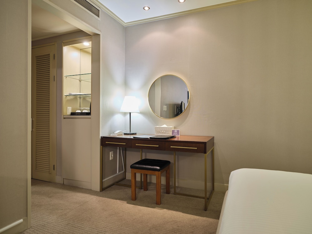 Queen Vell Hotel Wedding 53/63
