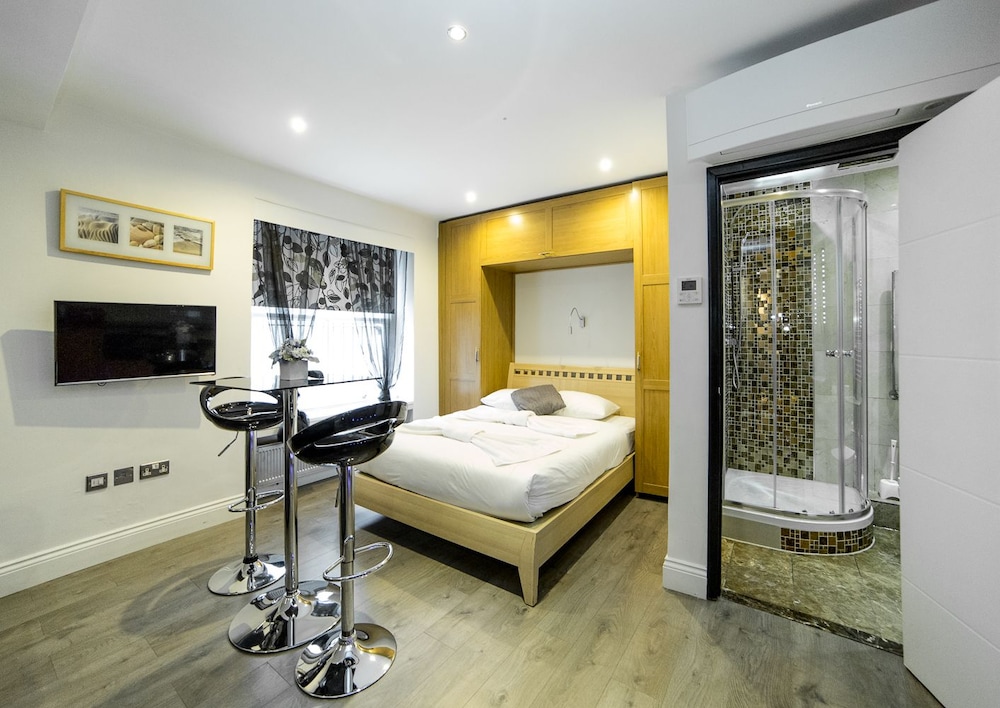 Imperial Court Suites 34/59
