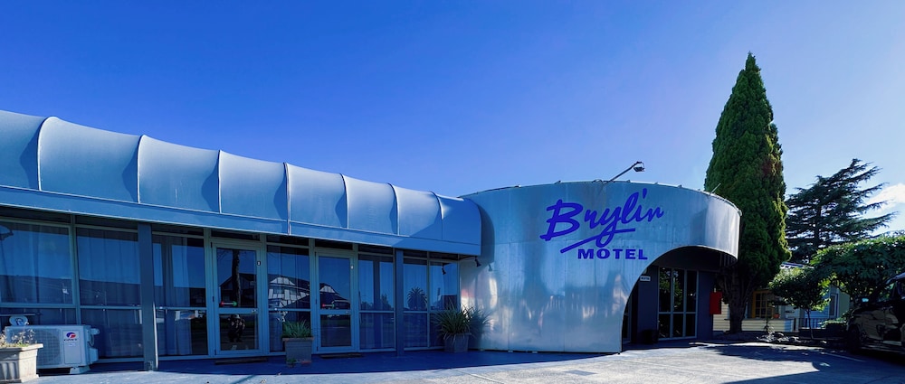 Brylin Motel 3/58