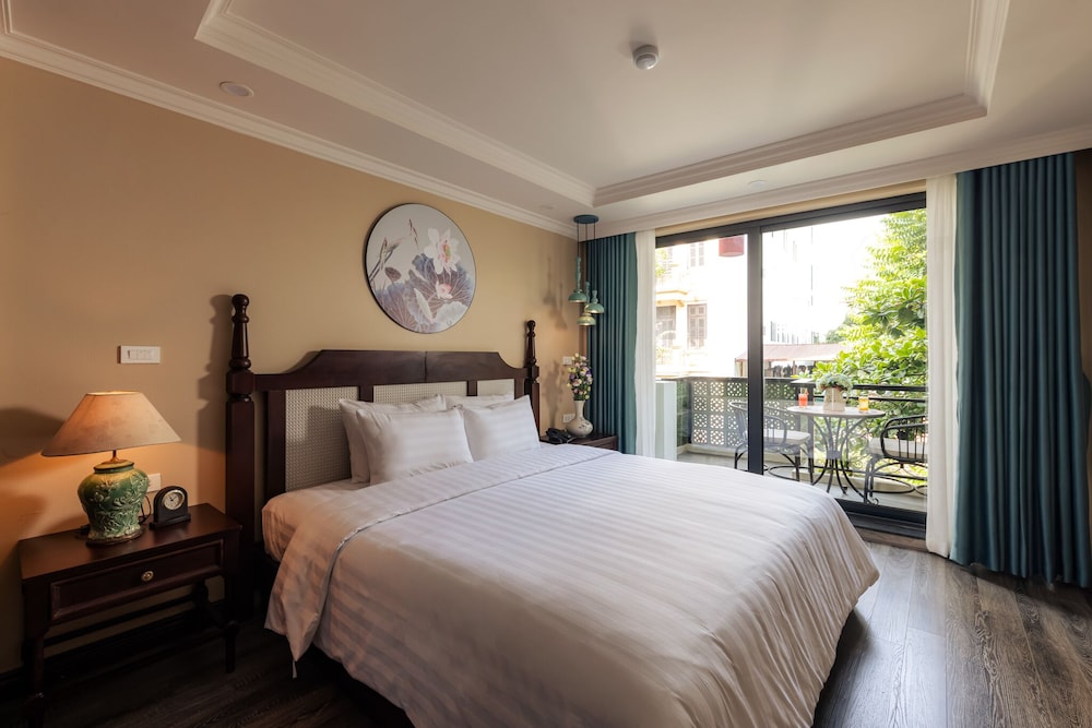 JUNIOR, DOUBLE BED, BALCONY