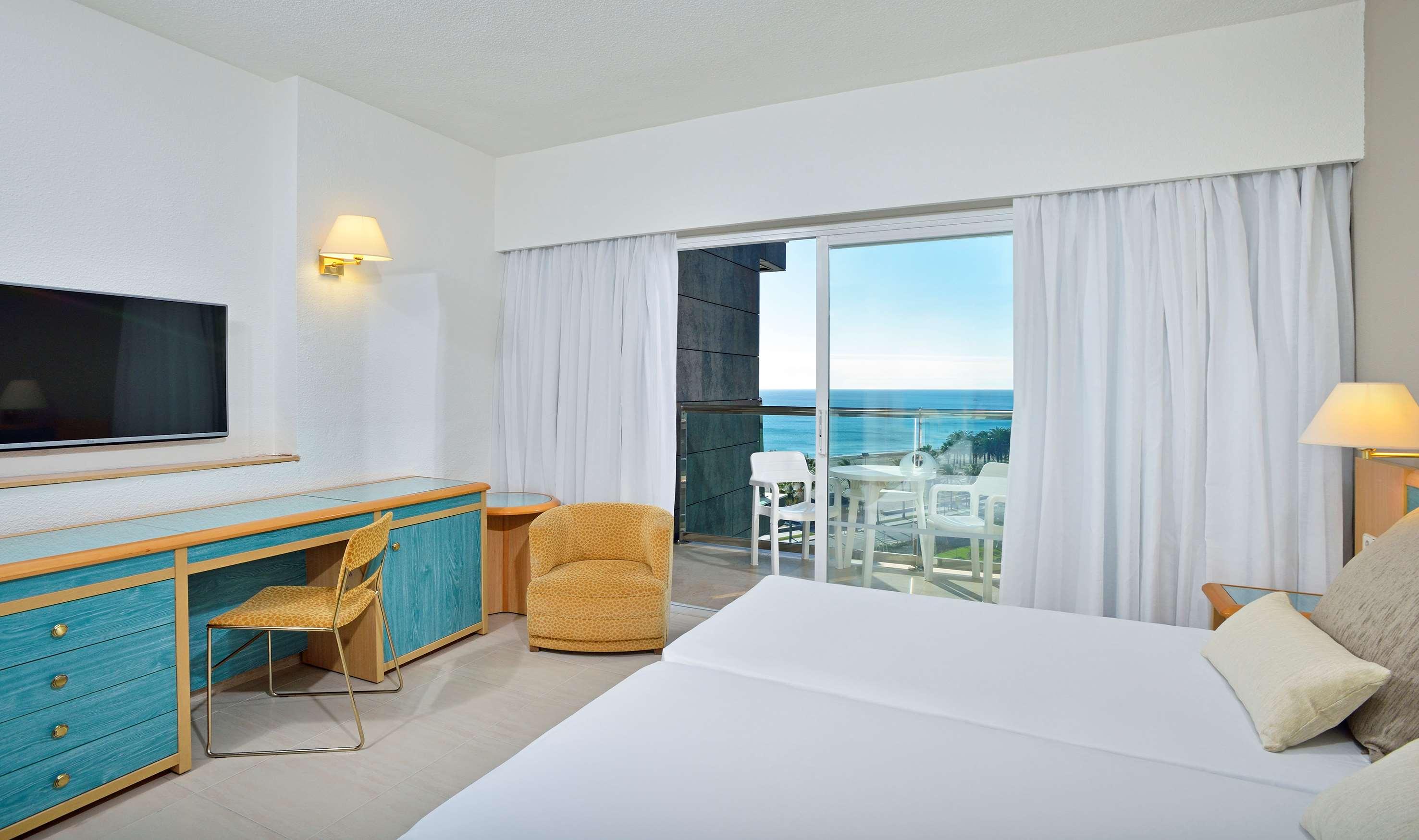 Room, Double Bed, Lateral Side Sea View