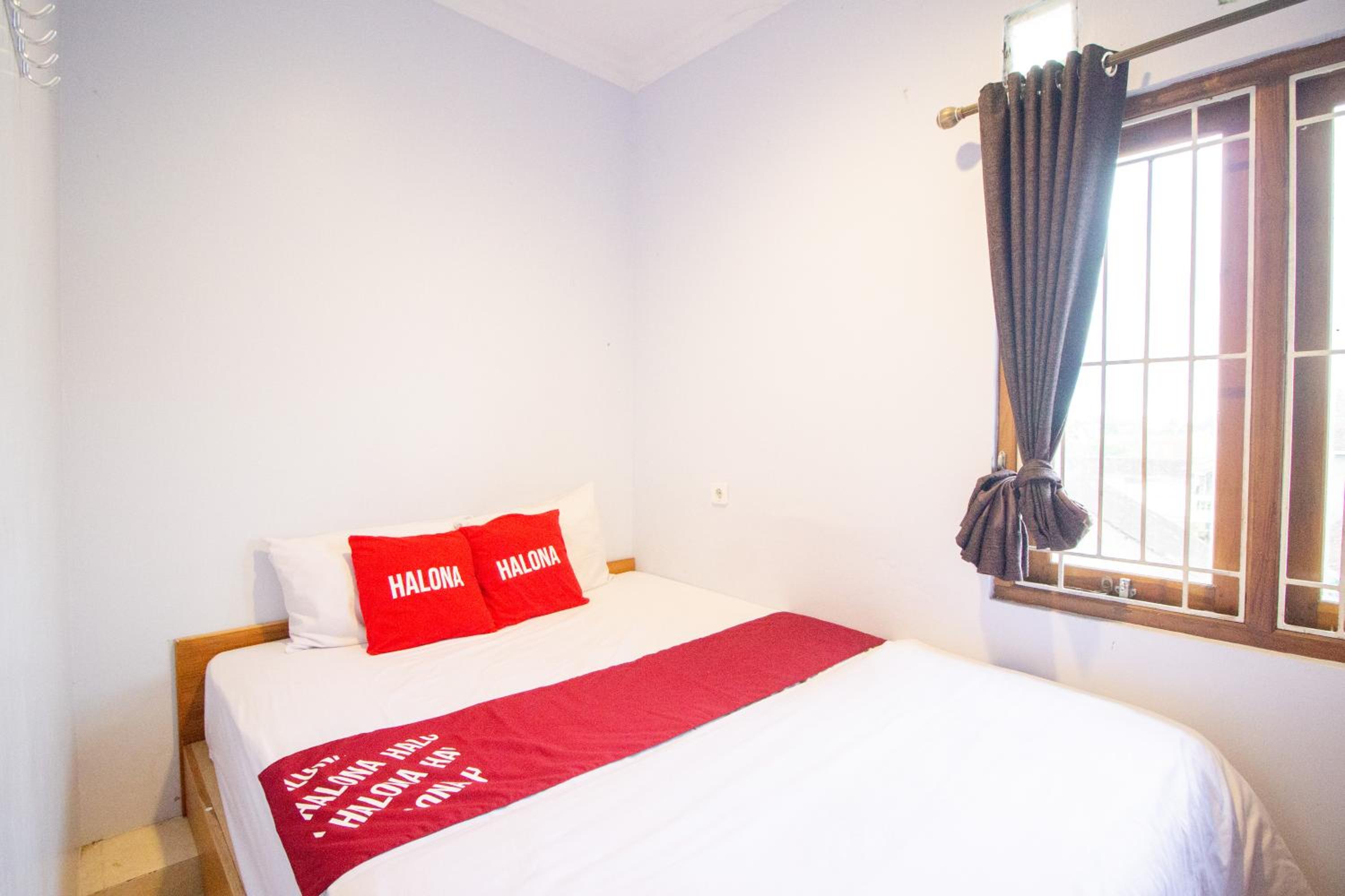 OYO 3707 Halona Guesthouse 21/50