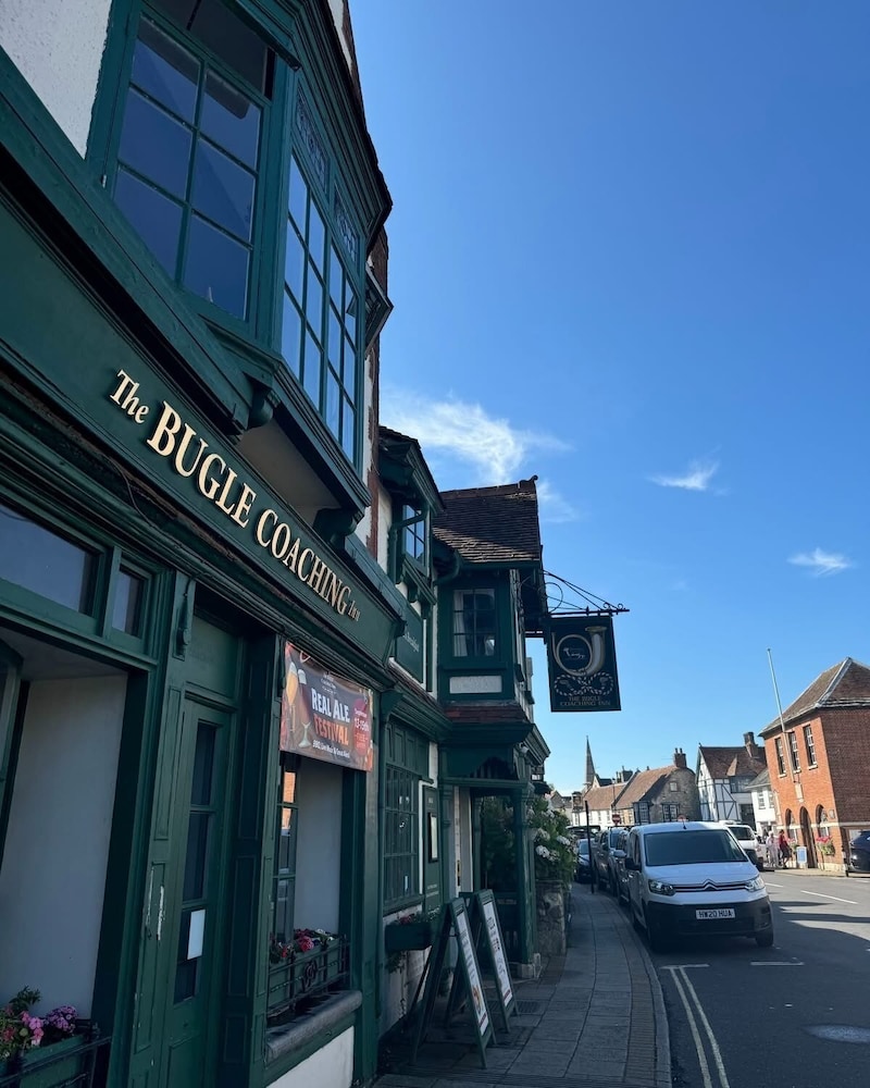 The Bugle Coaching Inn 4/50