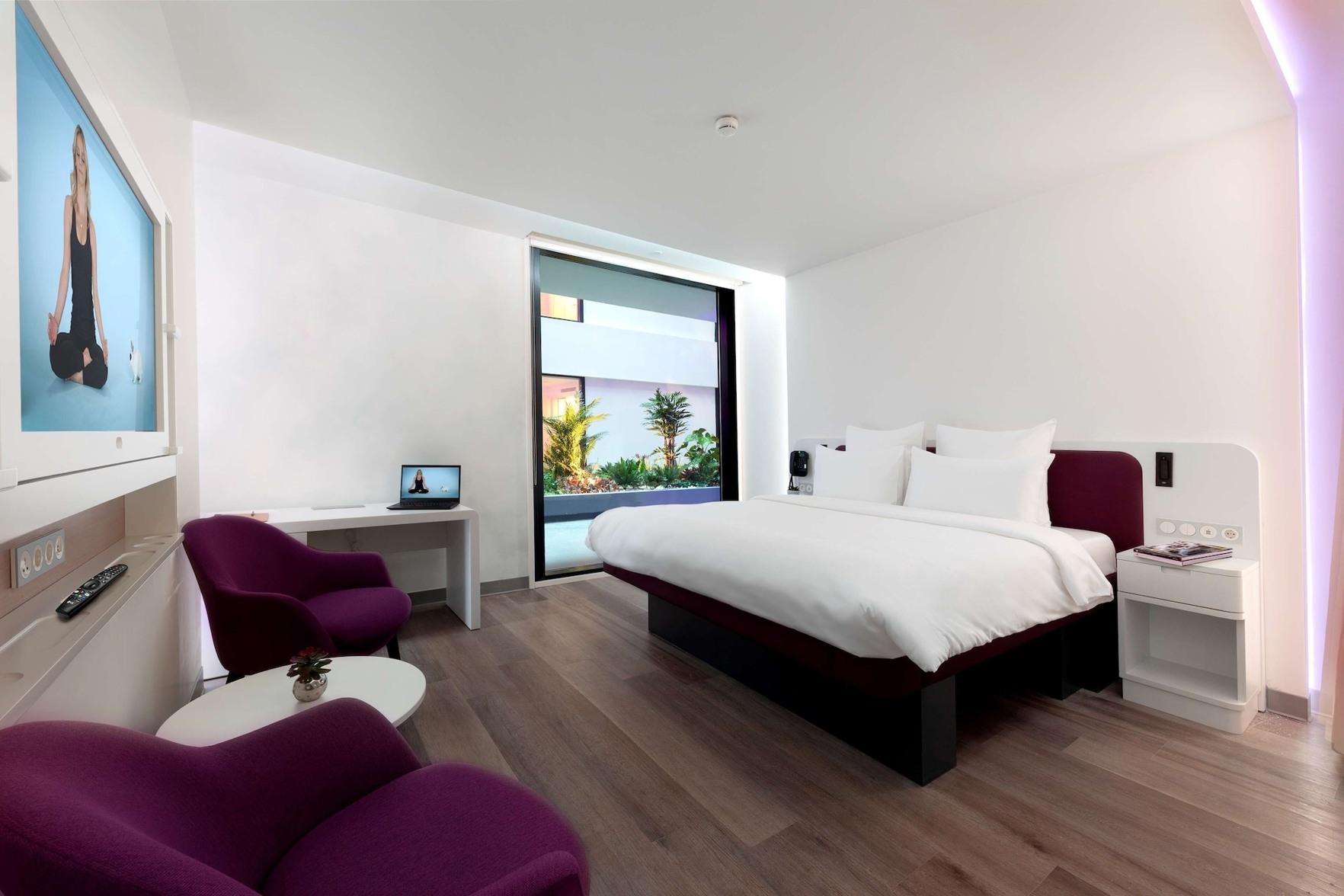 Plus, Premium, Cabin, King Bed