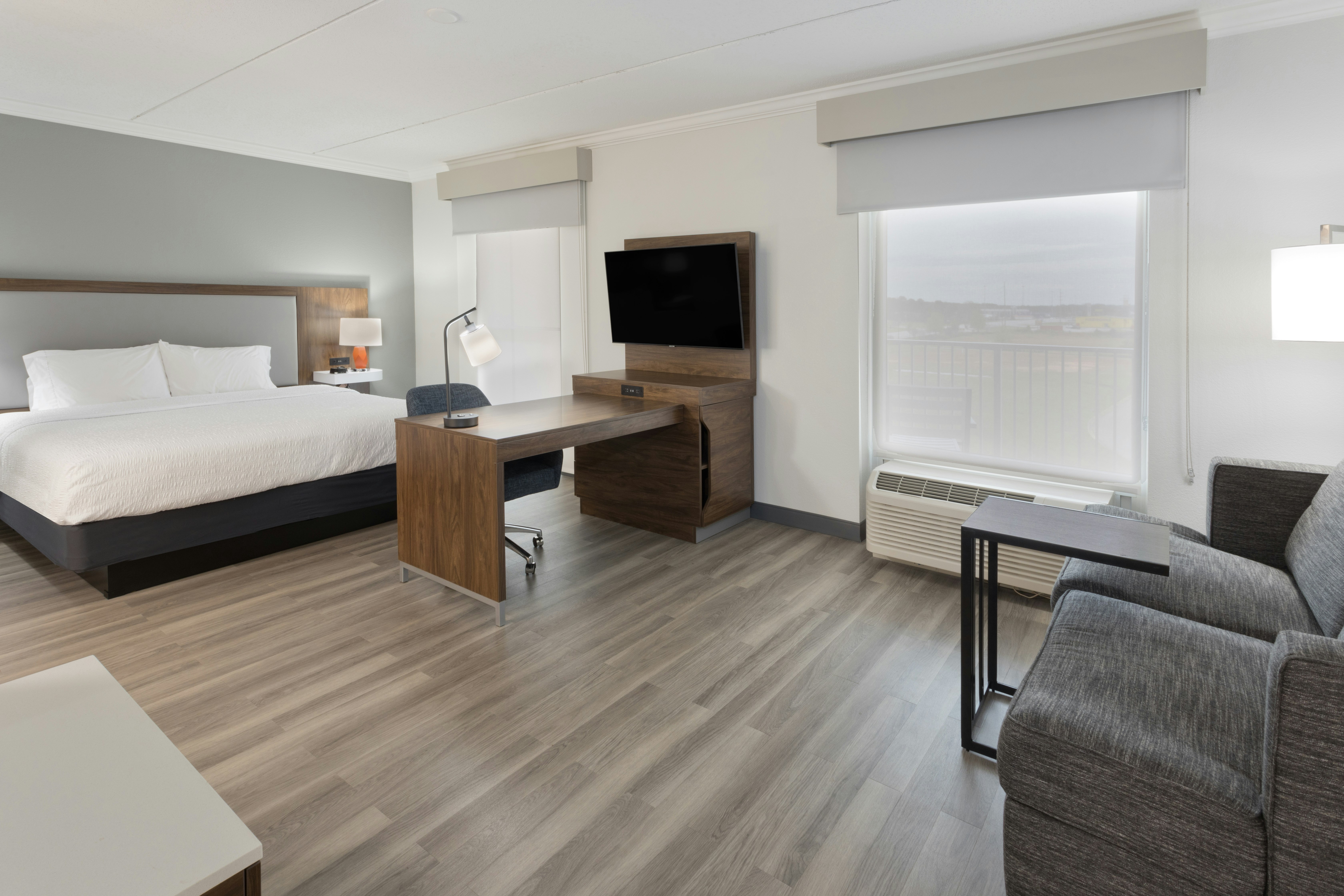 Studio, King Bed, Balcony