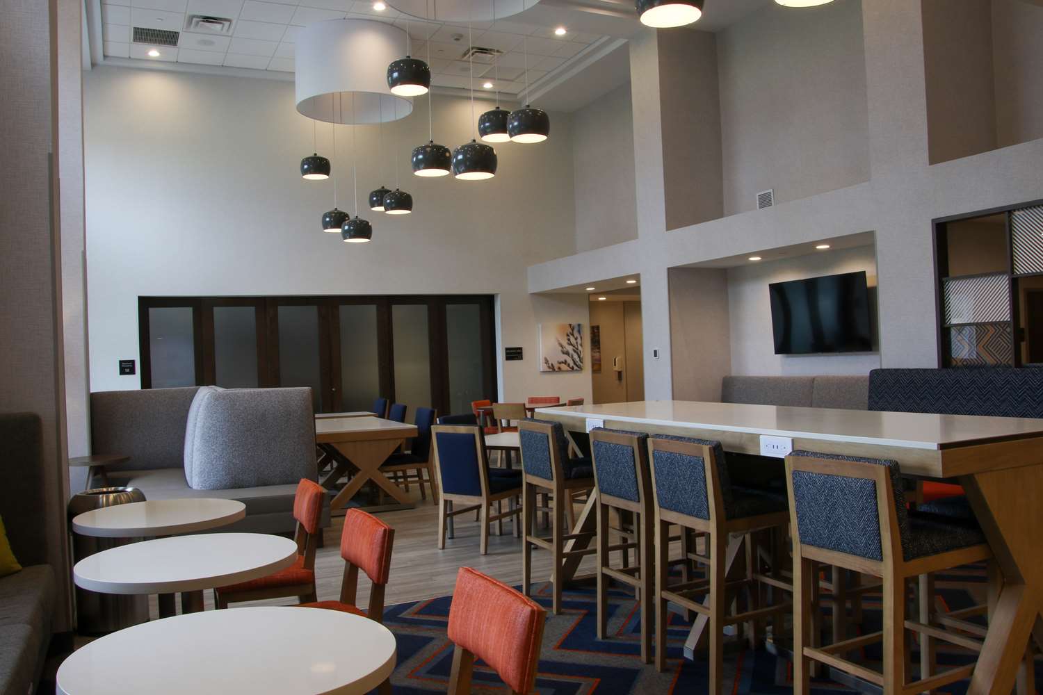 Hampton Inn and Suites Olean 21/25
