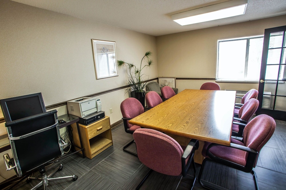 Quality Inn Elgin I-90 25/41
