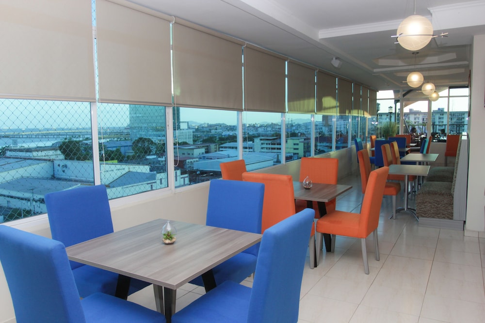 Bahia Suites 30/50