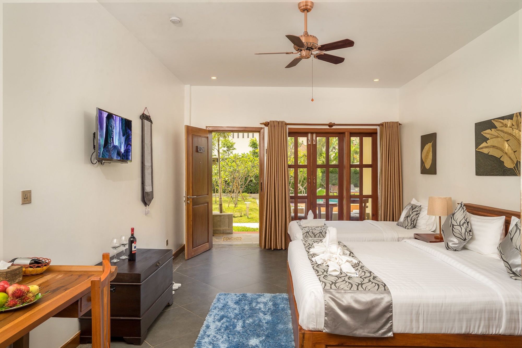 FAMILY SUITE, POOL VIEW, BALCONY